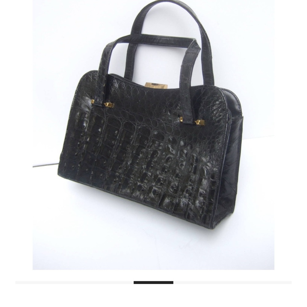 Elegant Black Crocodile-Embossed Women's Handbag - Picture 3 of 6